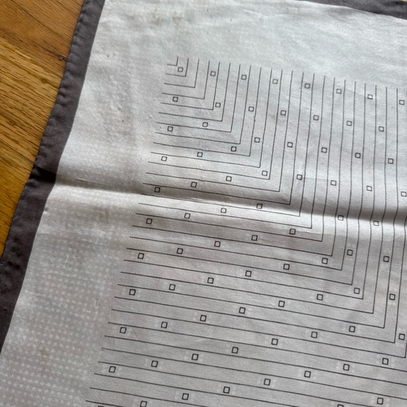 Bundle of Bill Blass Silk Scarves Set - Picture 9 of 11